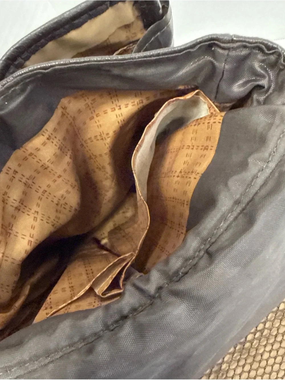 Travelon Dark Brown Leather Sling Messenger Bag